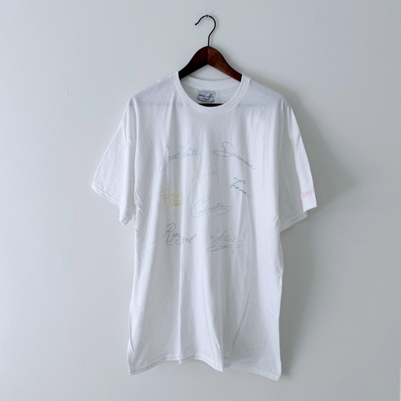 Stoney Clover Lane Disney Princess White Autograph T-Shirt - Picture 1 of 7